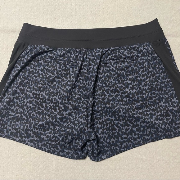 Athleta women’s navy color comfy shorts - Picture 6 of 14